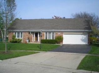 3925 N Firestone Ln, Hoffman Estates, IL 60192