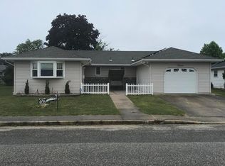 19 Saint Martin Pl, Toms River, NJ 08757