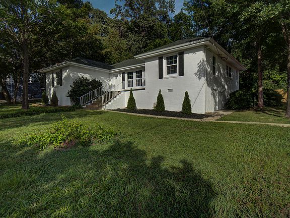4th image of 808 Glenwood Dr