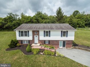 2594 Mindi Dr, Manchester, MD 21102