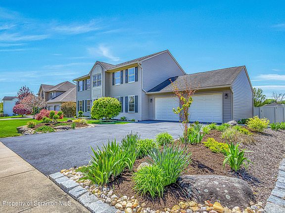4th image of 1009 Ledgeview Dr