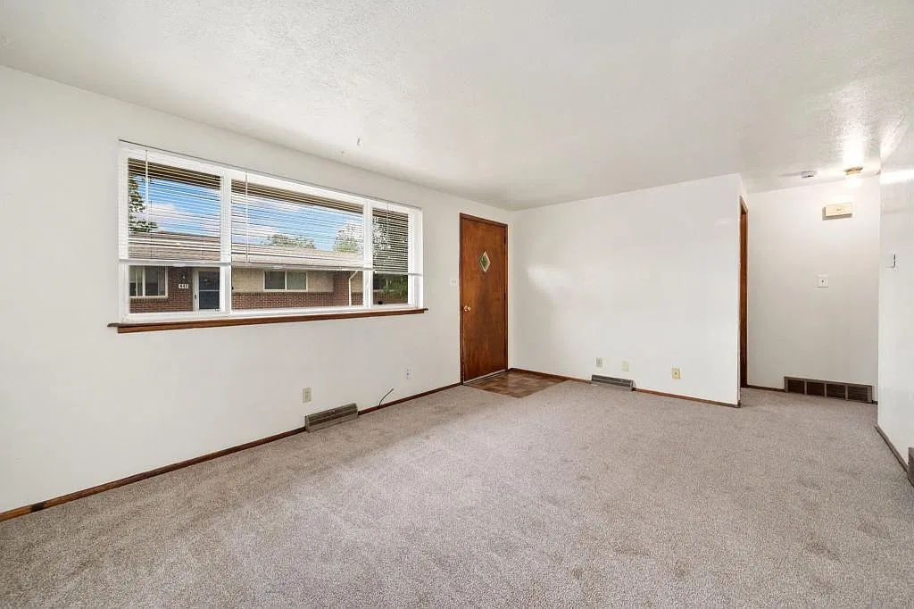 835 Franklin Ave — Photo 4