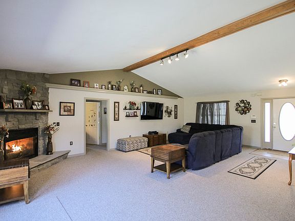 4th image of 83 Lady Jessica Ln
