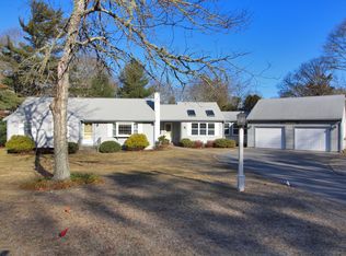 81 Clubhouse Dr, Pocasset, MA 02559