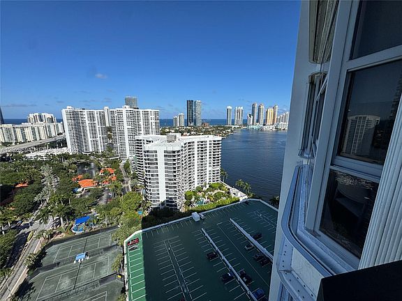4th image of 3530 Mystic Pointe Dr APT 2709
