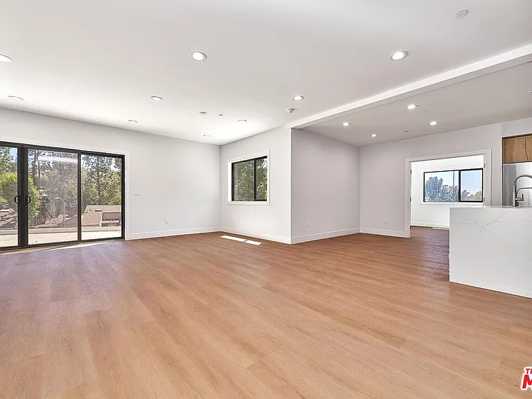 102 Marion Blvd — Photo 13