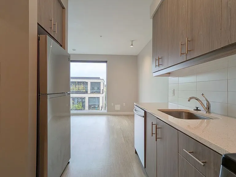 Division Terrace Apartments — Photo 65