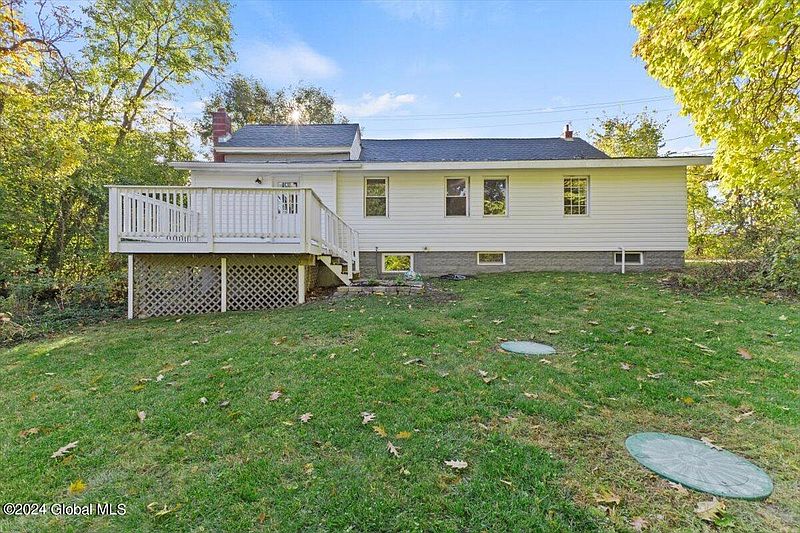 3rd image of 647 Saratoga Road