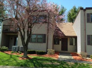 302 Twin Circle Dr, South Windsor, CT 06074