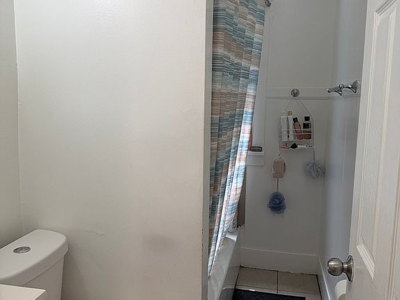 3rd image of 1207 Emerald Ave