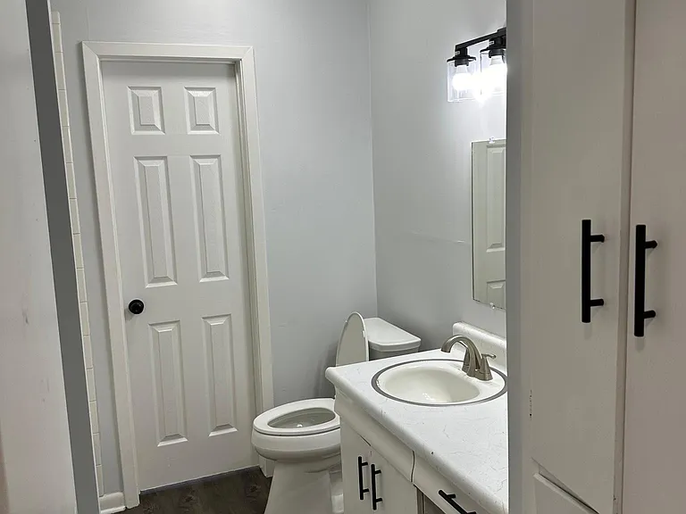 7211 Westglade Dr — Photo 16