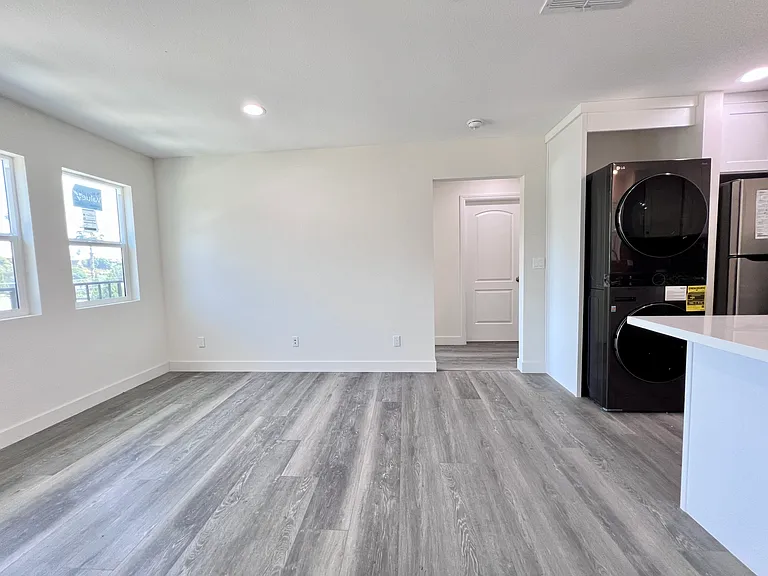 1933 Vestal Ave — Photo 15