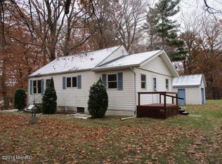 4065 Riverside Rd, Benton Harbor, MI 49022