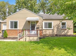 32801 Baldwin Rd, Solon, OH 44139