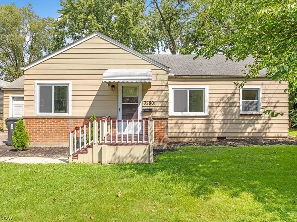 32801 Baldwin Rd, Solon, OH 44139
