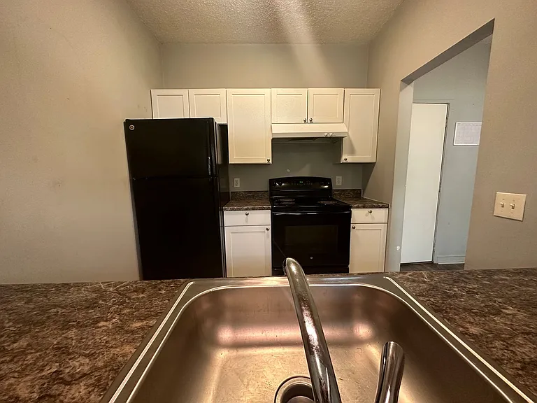340 West St — Photo 7