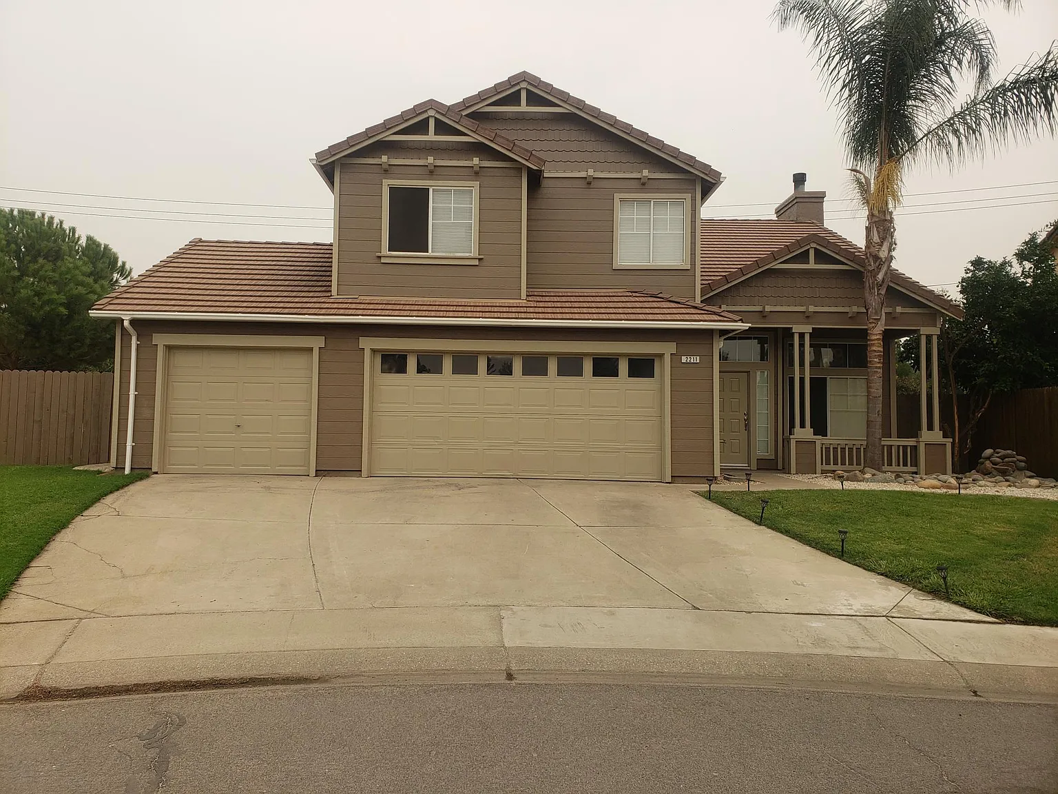 2211 Hamstead Ln photo 1
