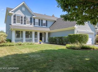 22 S Chestnut Ct, Hawthorn Woods, IL 60047