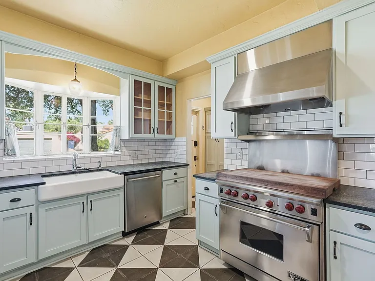 1238 W Coronado Rd — Photo 18