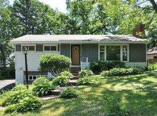 3485 Deephaven Ave, Deephaven, MN 55391