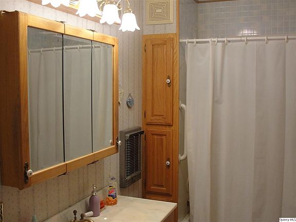 Home for Sale in Sutter, IL $89,000