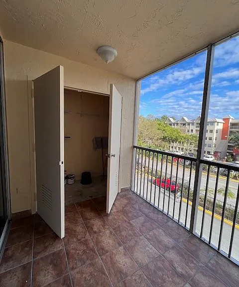 8235 Lake Dr #401 — Photo 12