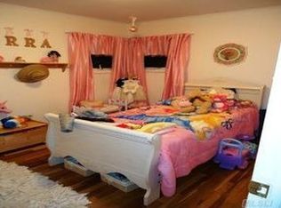 468 18th St, West Babylon, NY 11704