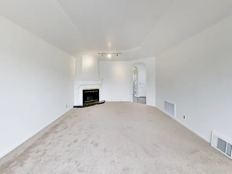 2101 35th Ave — Photo 7