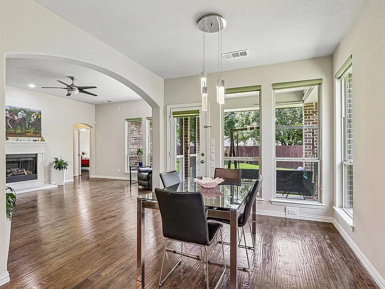 1828 Houghton Dr — Photo 44