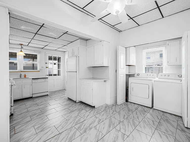 7 N Jefferson Ave — Photo 8