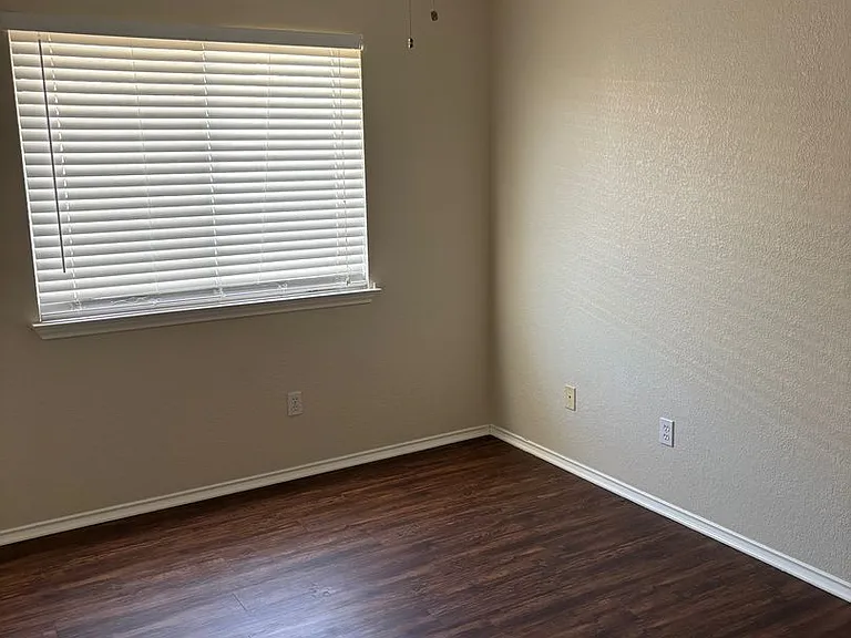 1403 Haley Gray Dr — Photo 18