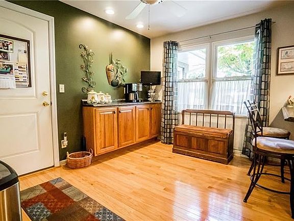 4th image of 124 Iroquois Dr