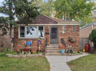 2317 Bradley Pl, Evanston, IL 60202