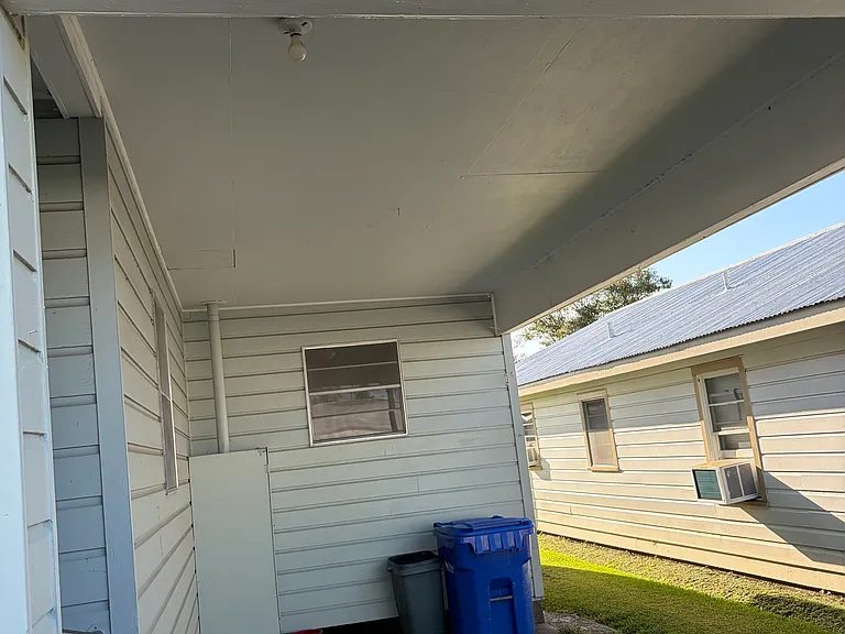 1033 General Nicholls Ave — Photo 2