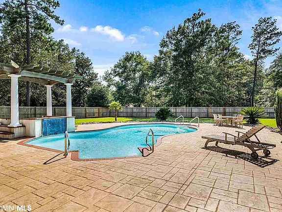 4th image of 31620 Ashley Cir