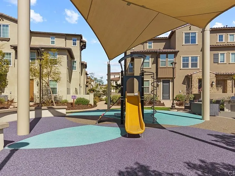 16233 Veridian Cir — Photo 24