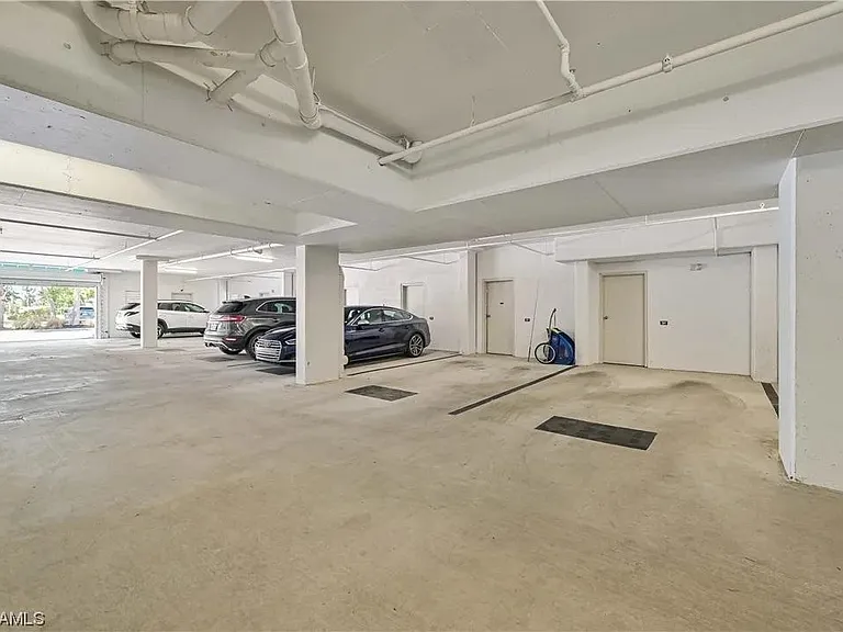 1 Garage Parking Spot