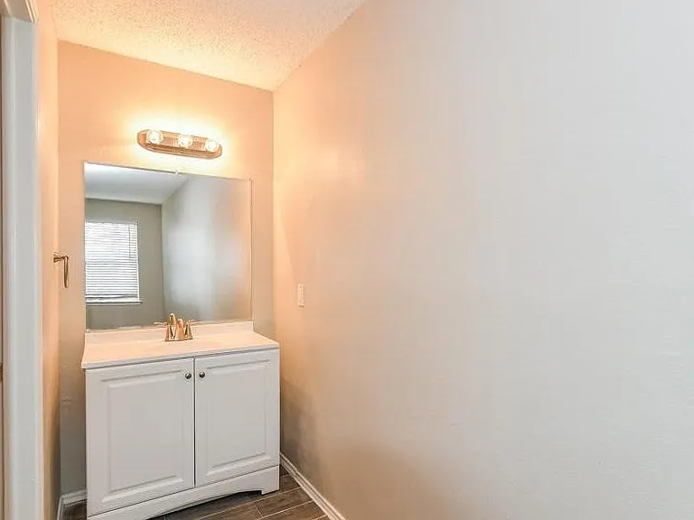 1708 Beau Ct — Photo 28