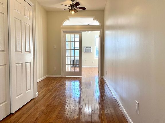 4th image of 352 Leonard St #6
