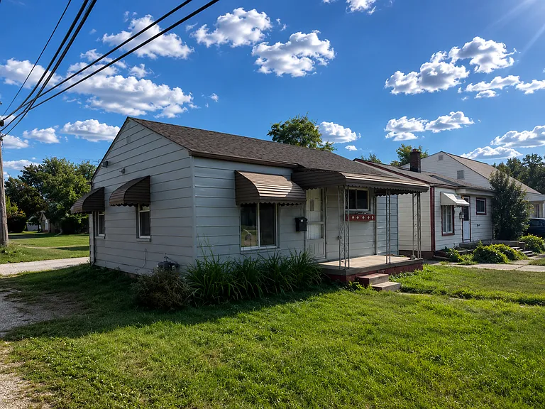 11568 Dodge Ave — Photo 1