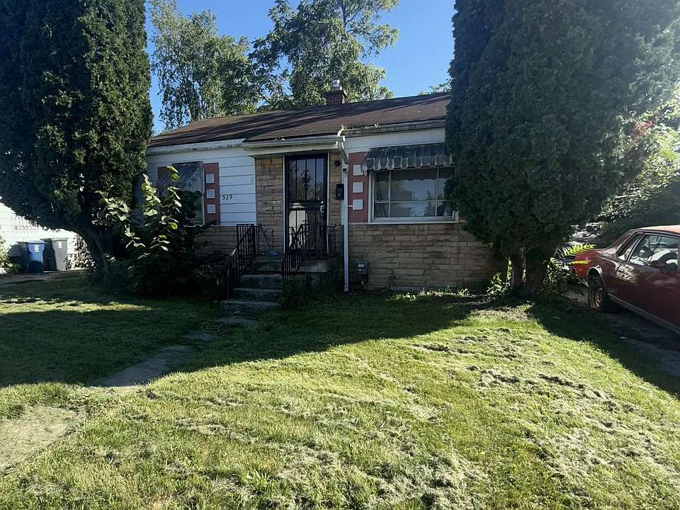539 W Marengo Ave