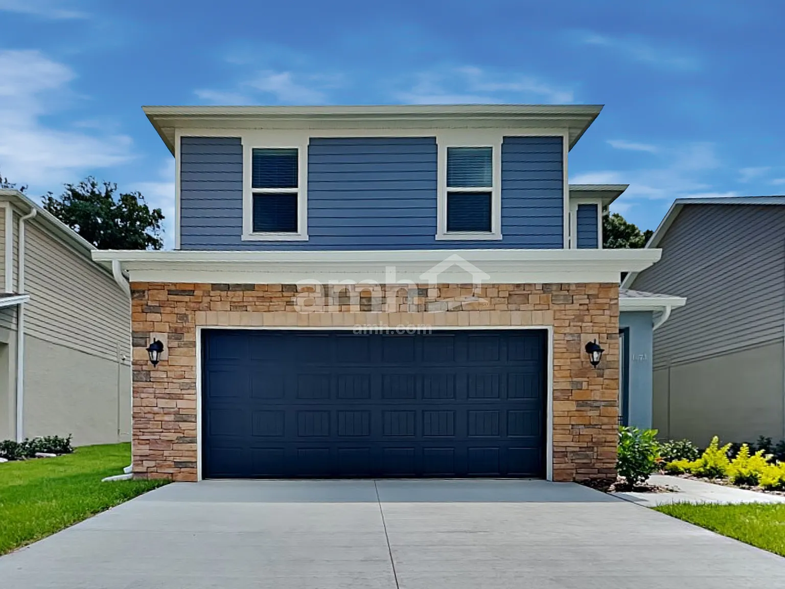 4 bed, 2.5 bath, 1977 sqft, $2,470 — Photo 1