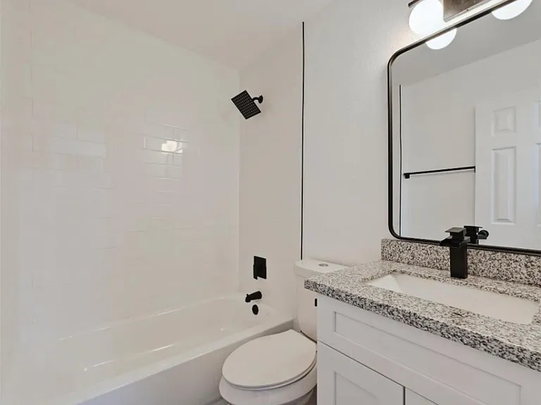 2303 Cedrick Cv #B — Photo 5