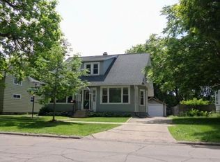 817 Elmore St, Green Bay, WI 54303