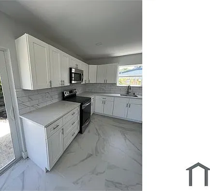 981 W 37th St — Photo 2