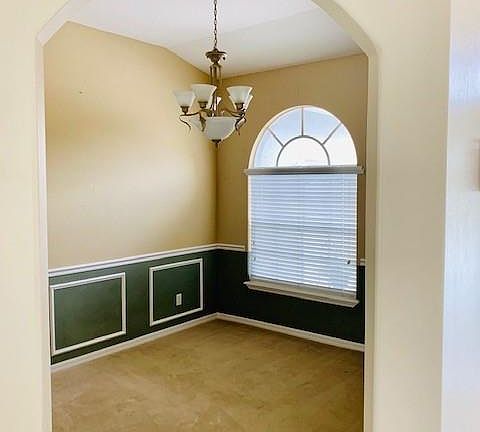 4th image of 2229 Hampstead Ct