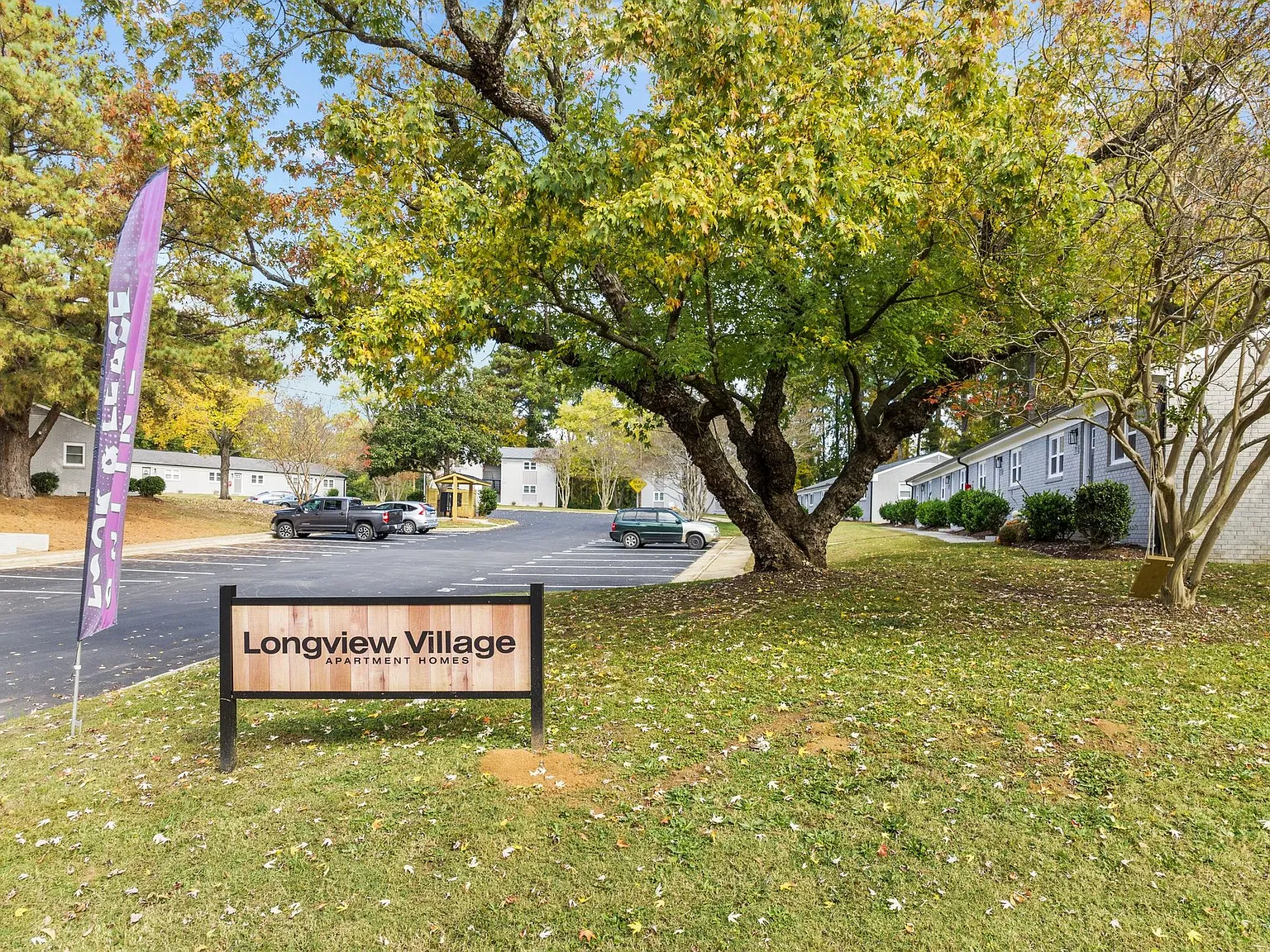 Longview Village Apartments — Photo 4
