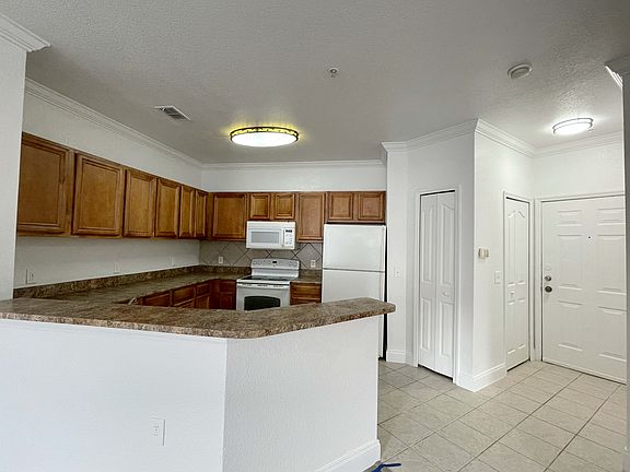 4th image of 6153 Metrowest Blvd Unit 101