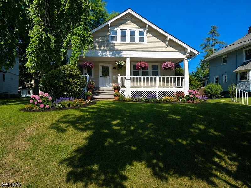 1st image of 978 Kenyon Ave