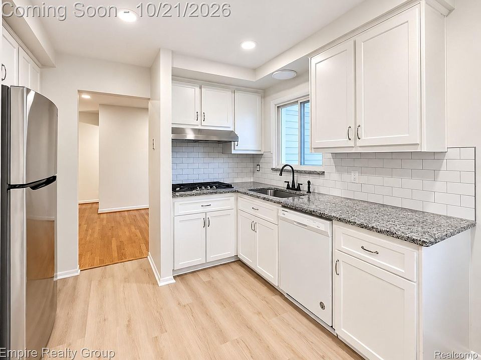 939 Deering St, photo 18